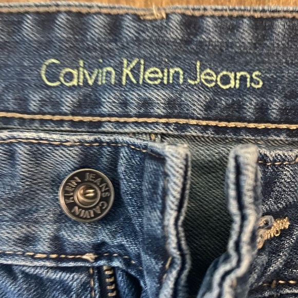 Calvin Klein Jeans - Picture 2 of 6